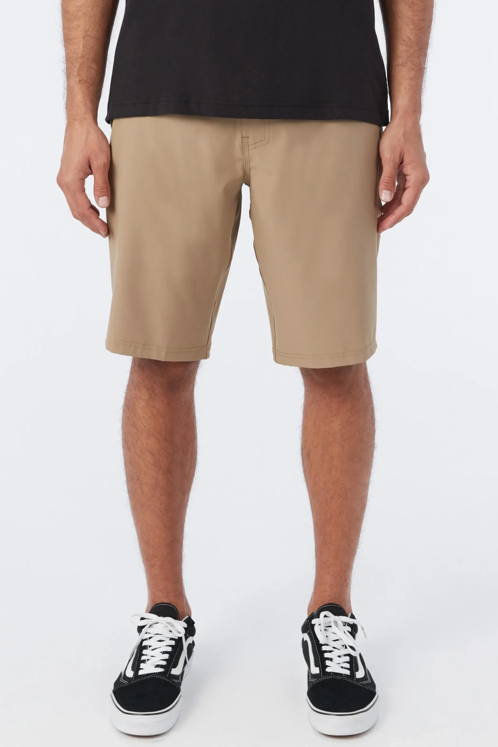 RESERVE SOLID 21" HYBRID SHORTS